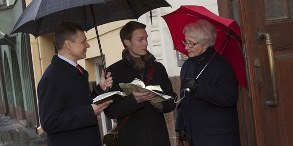 Jehovah’s Witnesses preaching