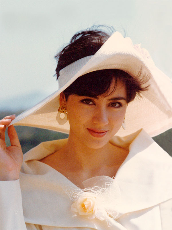 Si Mina Hung Godenzi