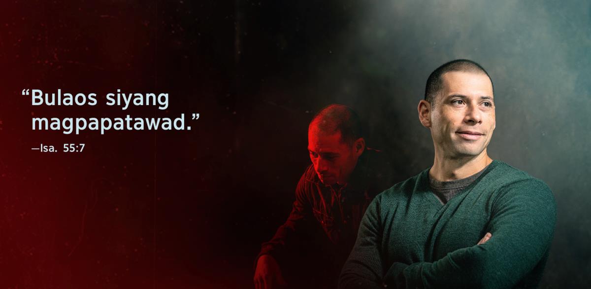 Sarong brother na dati grabe an pagmundo. Ngunyan, maugma na siya asin may kumpiyansa. Sa gilid niya mahihiling an mga tataramon na “Bulaos siyang magpapatawad,” na mababasa sa Isaias 55:7.
