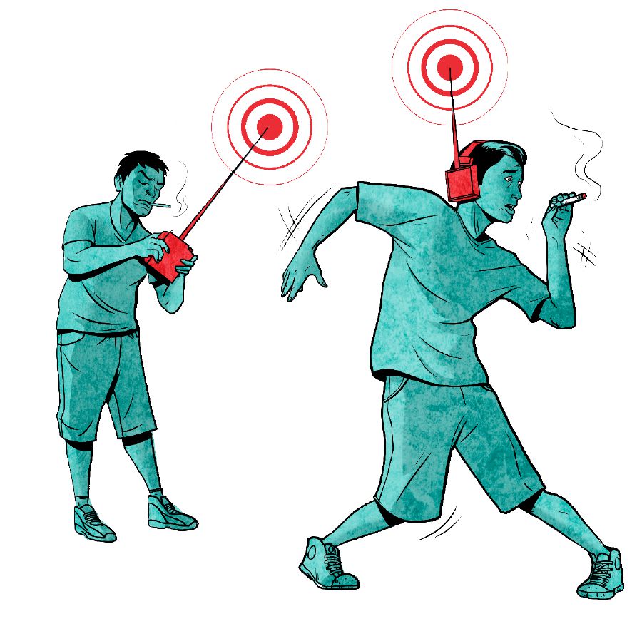 একজন কিশোর আরেকজন কিশোরকে রোবটর মতো নিয়ত্রণ করছ