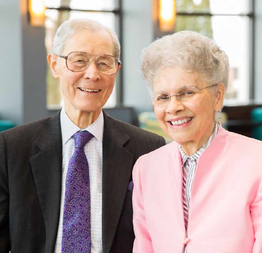 Charles ba Lila Molohan den