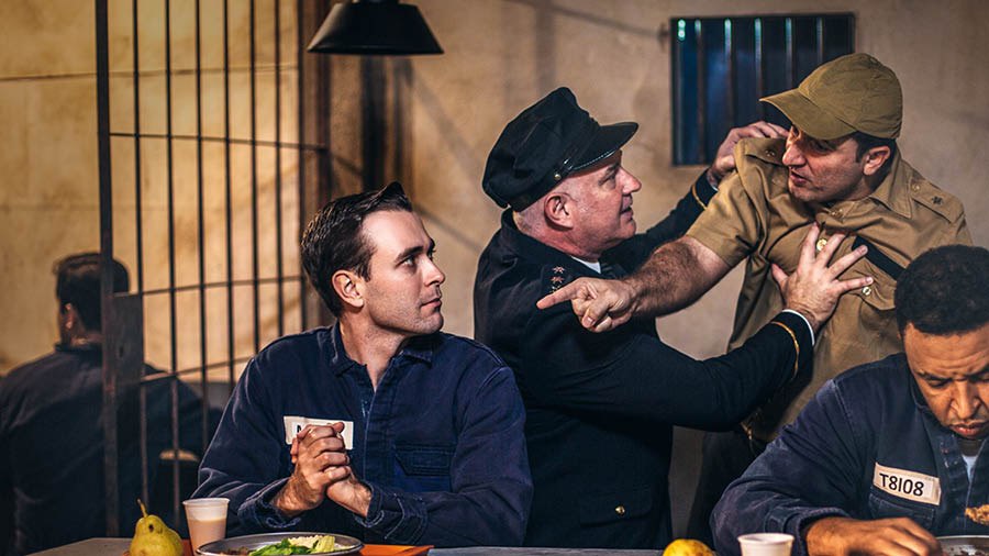 Mfugeliwi Paulo onowedda na munyakoddo. Abali vamodha na arogoraya o Roma anonmoyela nohagalala.