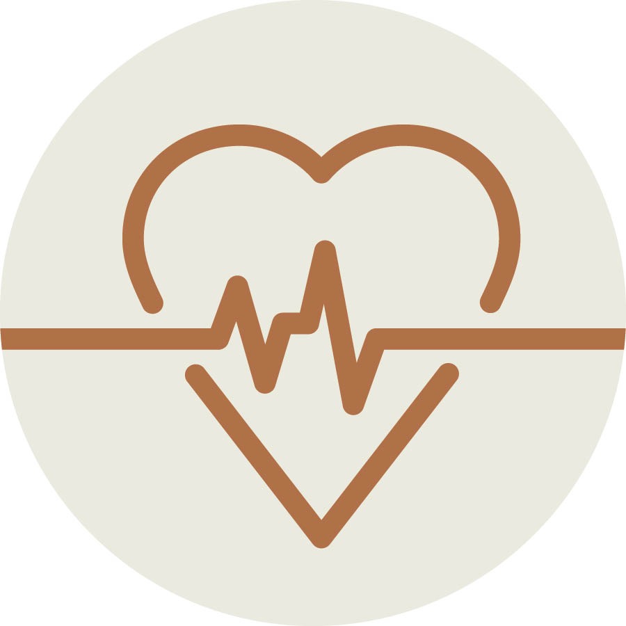 Dibujo de un corazón con la línea de un electrocardiograma que representa los problemas de salud