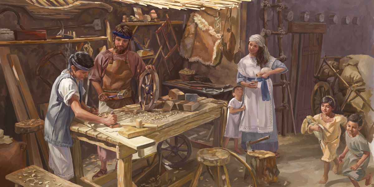 José le enseña a Jesús el trabajo de carpintero; cerca de ellos están María y algunos hermanos pequeños de Jesús