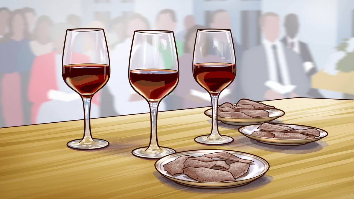En el Salón del Reino, una mesa preparada con el pan sin levadura y el vino tinto.
