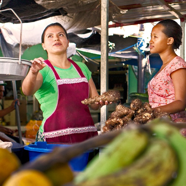 Zwei Belizerinnen auf dem Markt
