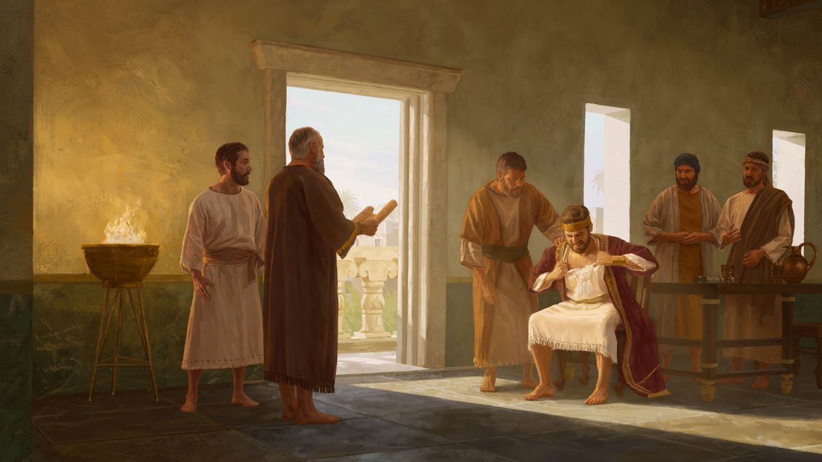 El rey Josías rasgándose la ropa mientras un hombre le va leyendo un rollo que contiene la Ley de Jehová. Algunos hombres observan preocupados la reacción del rey.