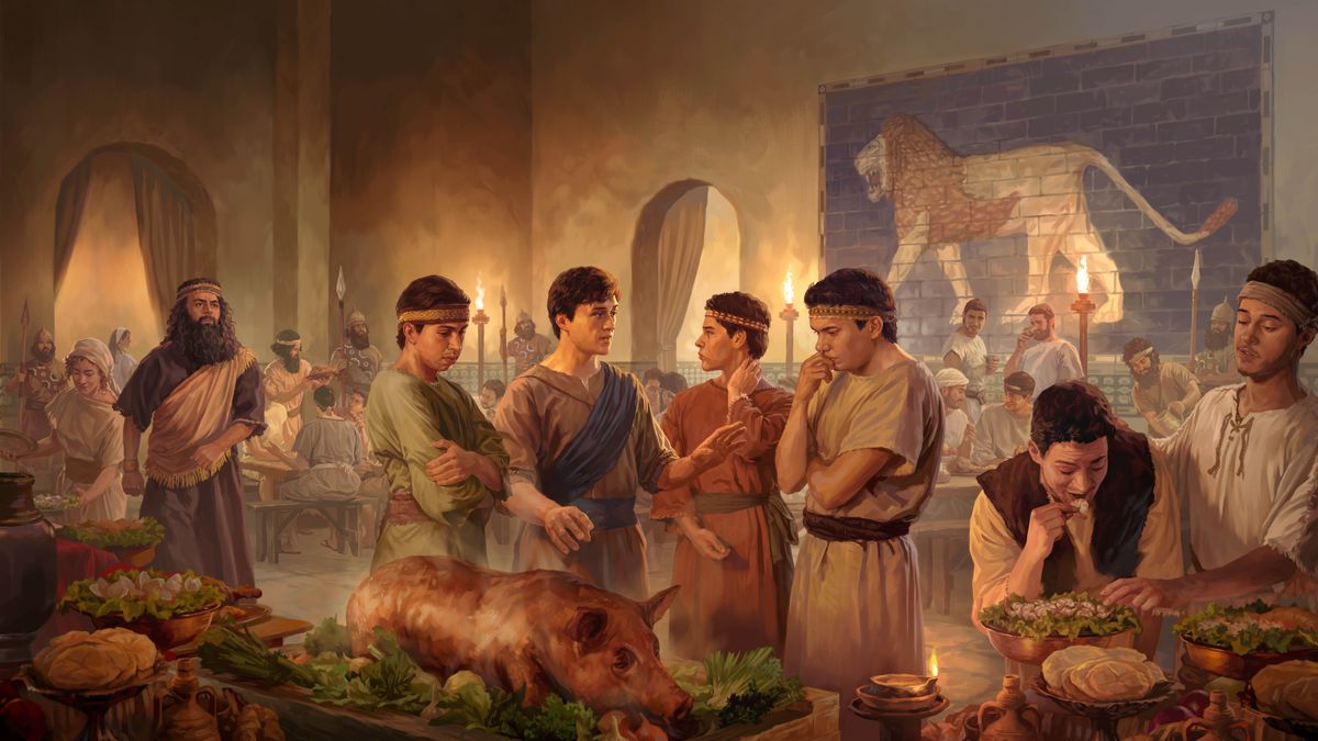 Daniel hablando con sus tres amigos hebreos en una sala de banquetes muy lujosa. El jefe de los funcionarios de la corte, Aspenaz, los observa mientras otros jóvenes consumen con ansias vino, cerdo, gambas o camarones y otros manjares.