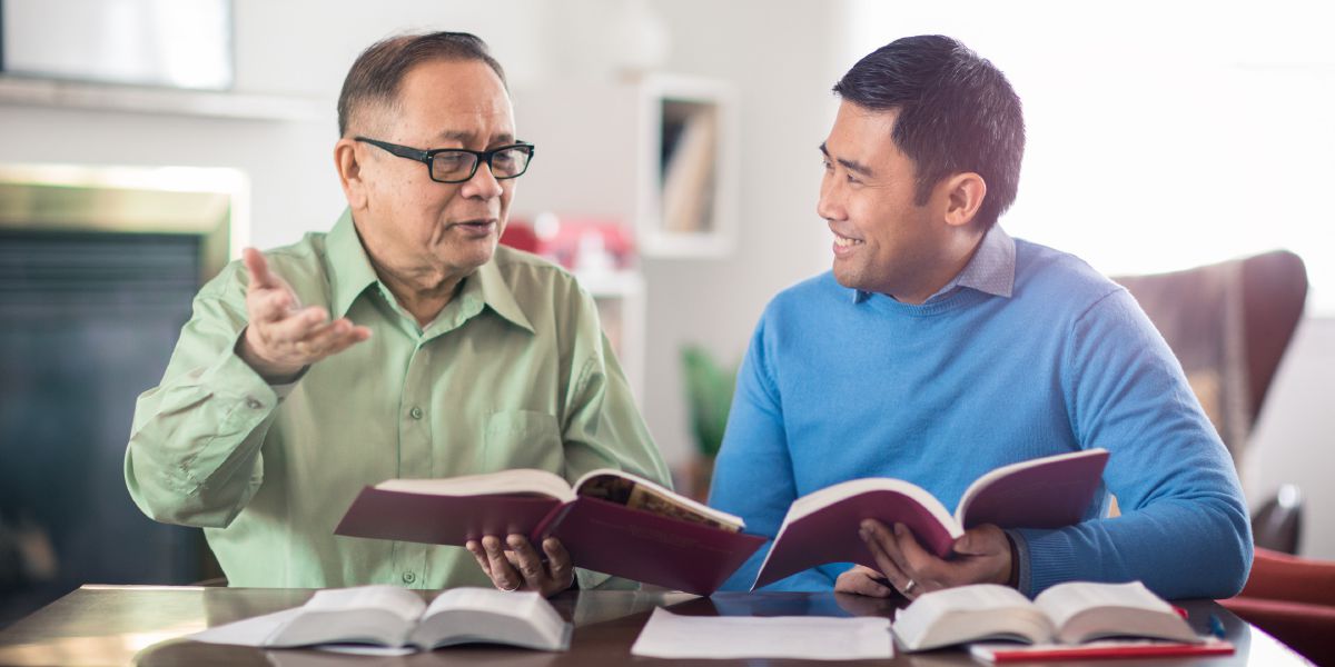 برادری سالمند،‏ برادری جوان را تشويق می‌كند