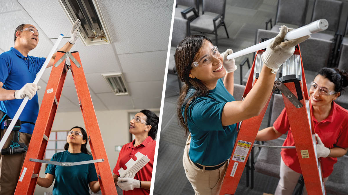 کلاژ:‏ برادری به دو خواهر یاد می‌دهد که چطور لامپ مهتابی سالن جماعت را عوض کنند.‏ ۲.‏ آن دو خواهر با همکاری هم لامپ‌ها را عوض می‌کنند.‏