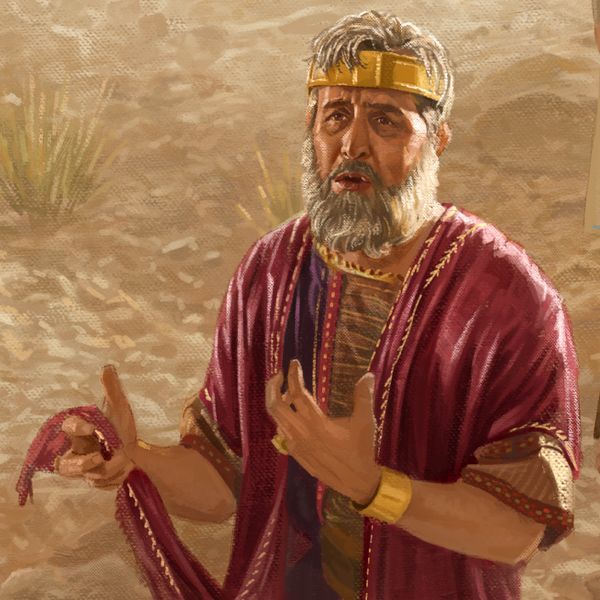 Le roi Saül, entouré de ses soldats, tient dans sa main la partie de son manteau sans manche dont un bout a été coupé. Il parle en regardant vers le haut.