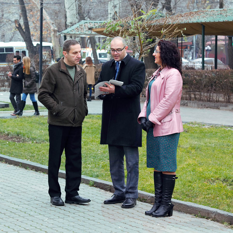 Artur ja Anna jatkavat julkista todistamista