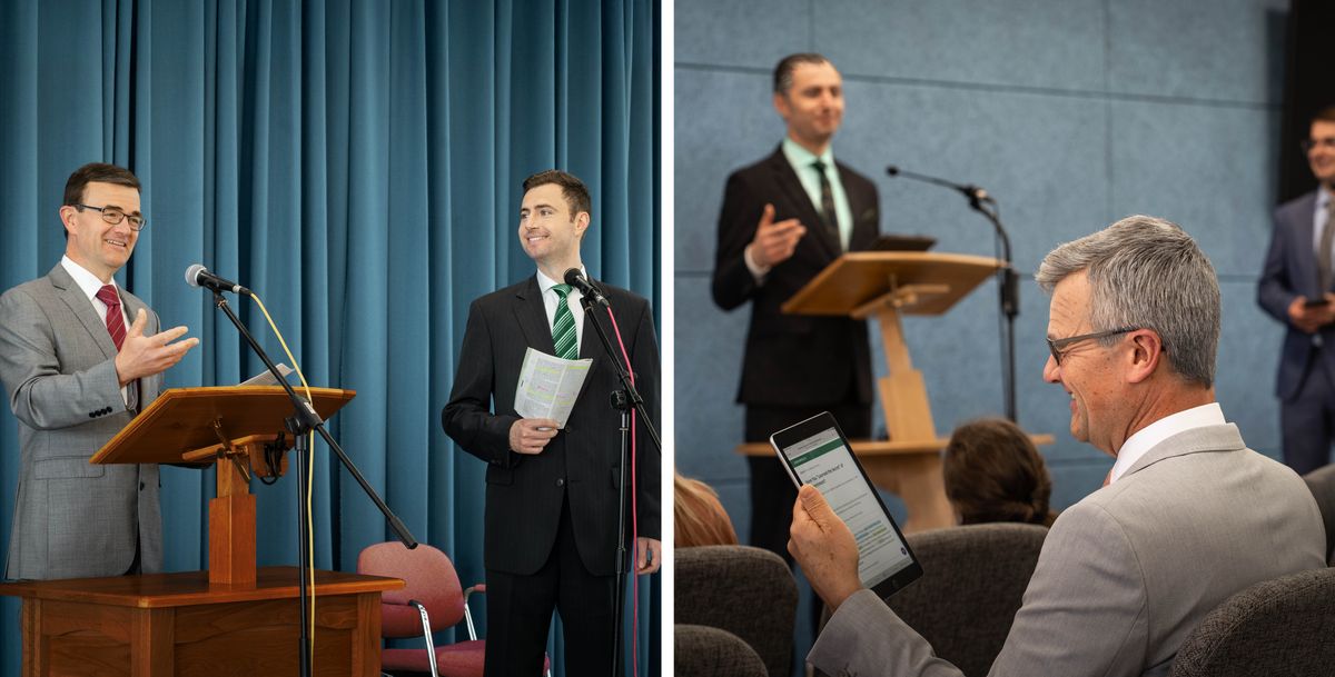 Kuvat: 1. Keski-ikäinen vanhin johtaa mielellään ”Vartiotornin” tutkistelua valtakunnansalilla. Nuorempi veli lukee kirjoituksen kappaleita. 2. Vuosia myöhemmin vanhin istuu yleisön joukossa ja nauttii ”Vartiotornin” tutkistelusta, jota nuorempi veli johtaa.