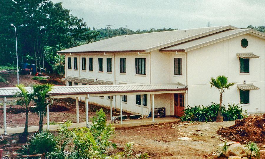 Haaratoimisto, joka rakennettiin Jehovan todistajia koskevan kiellon aikana Indonesiassa.