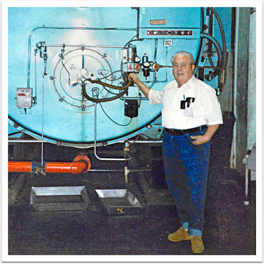 E mwakuri Corwin Robison n te tabo are kaabueaki iai te ran n te Betaera