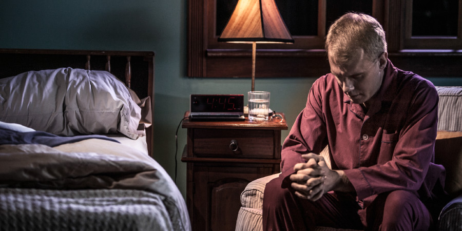 Wani mutum yana addu’a da asuba