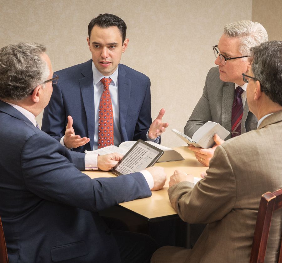 Cov txwj laus laus, ua tib zoo mloog tus txwj laus hluas