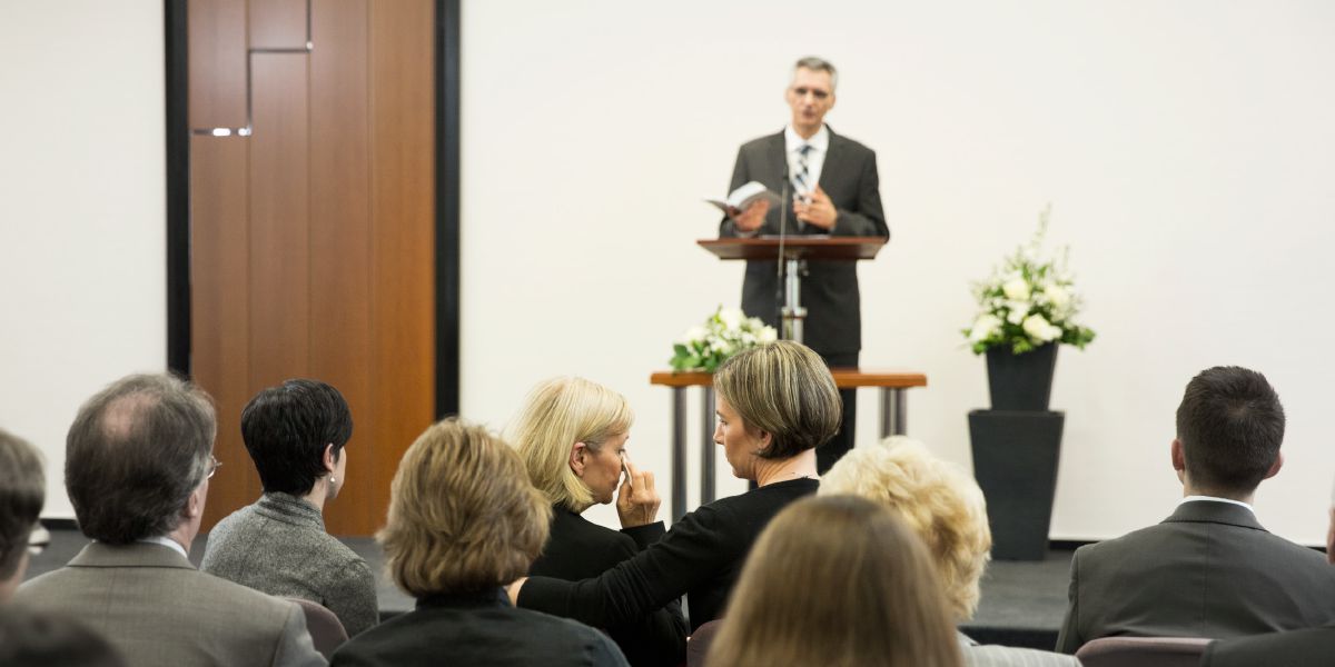 One Witness Fo Jehovah give talk at one funeral