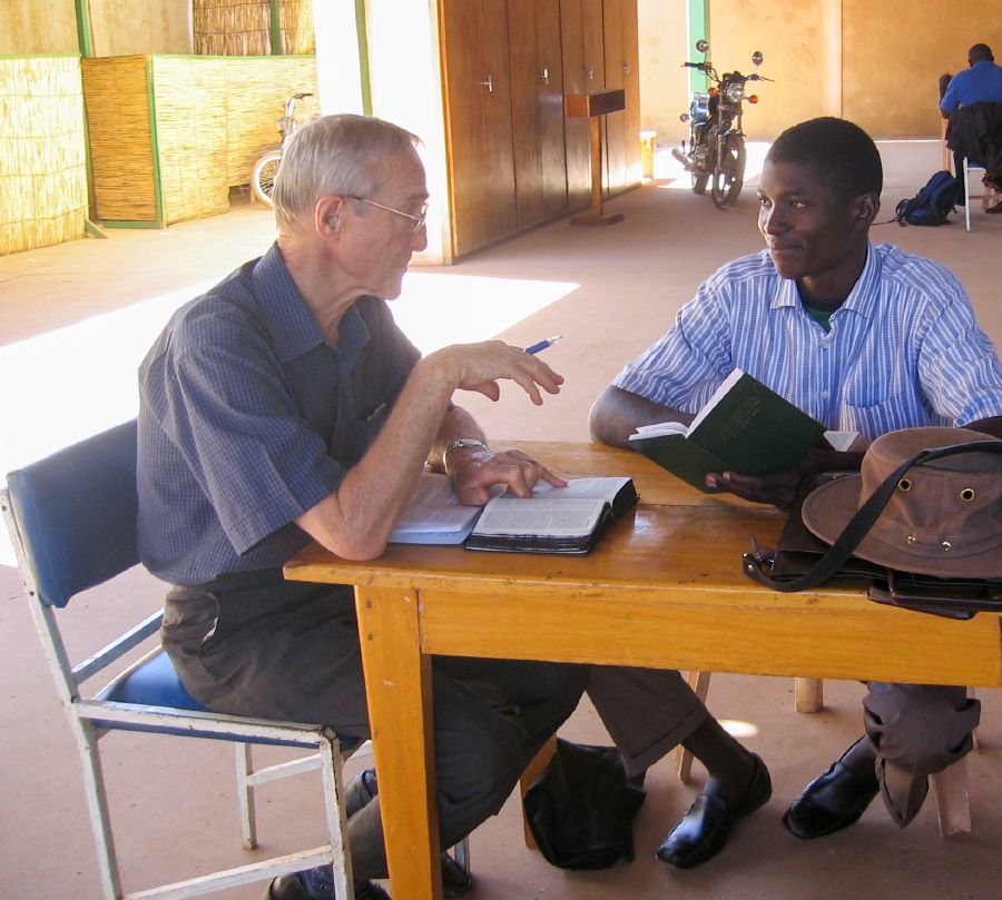 Maxim Danyleyko conducts a Bible study