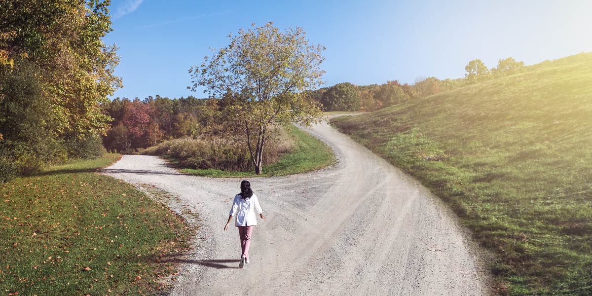 Ճանապարհը կիսվում է երկու մասի