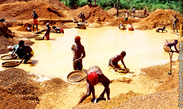 Gambar penuh di hlm. 140, 141