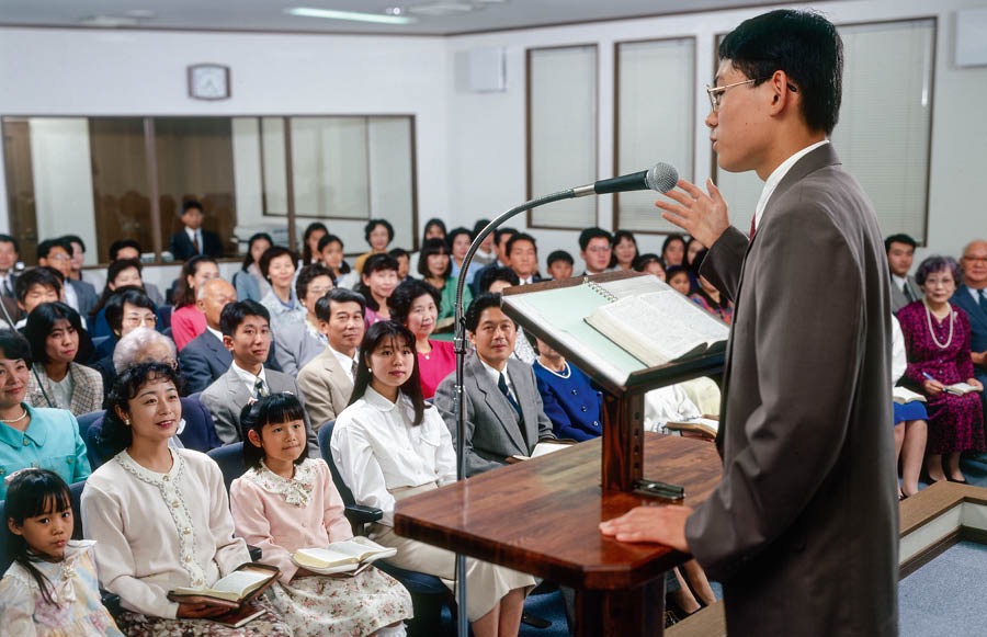 Foto ndị dị na peeji nke 12