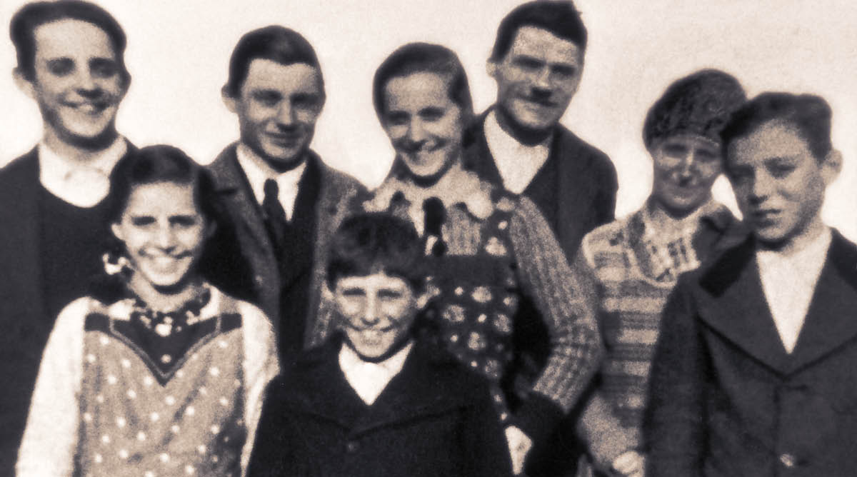 Gregor Wohlfart con sua moglie Barbara e i loro sei figli.