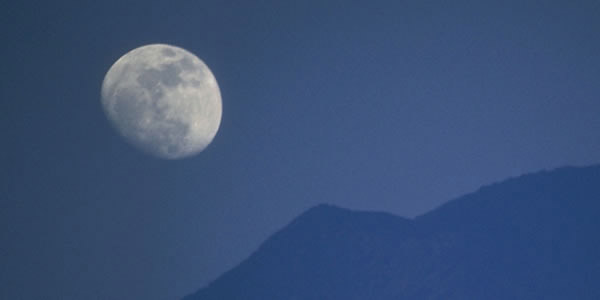 La luna nel cielo.