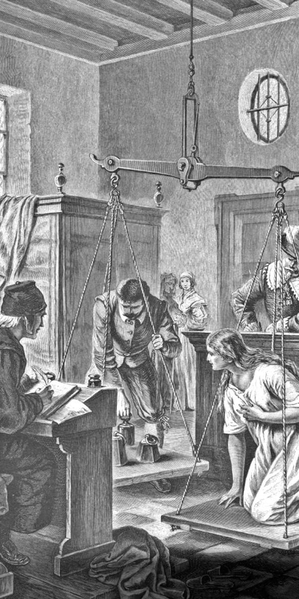 Presunta strega che viene pesata
