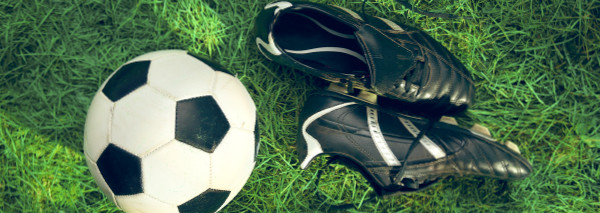 Pallone e scarpe da calcio