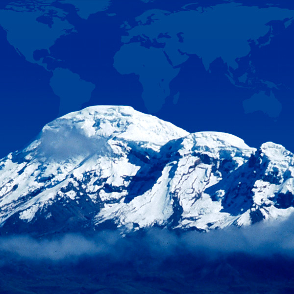 Una montagna innevata