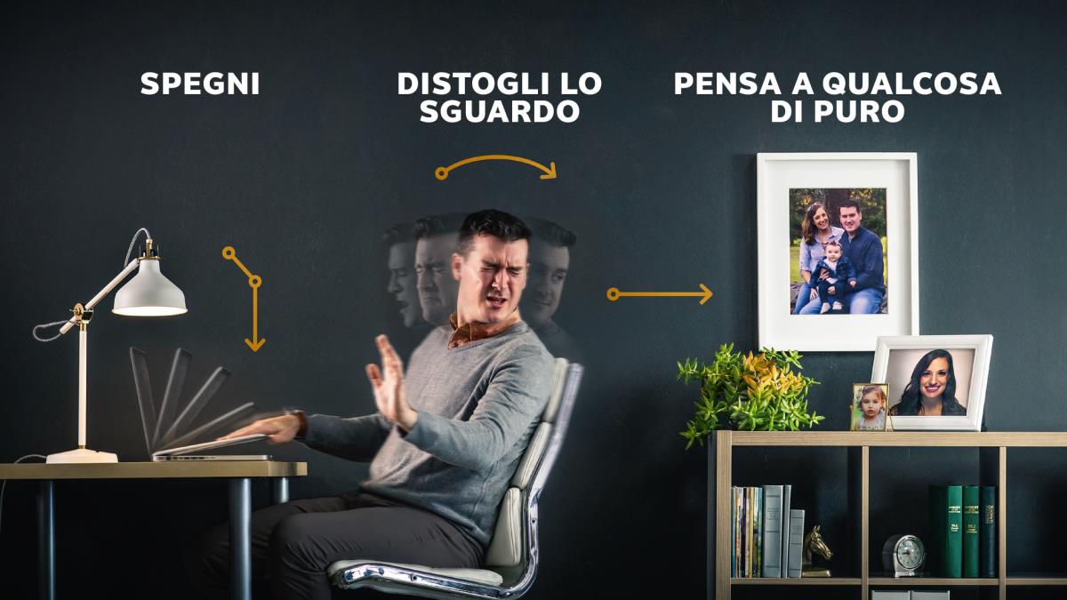 Un fratello spegne il suo dispositivo elettronico, distoglie lo sguardo e guarda le foto di sua moglie e sua figlia