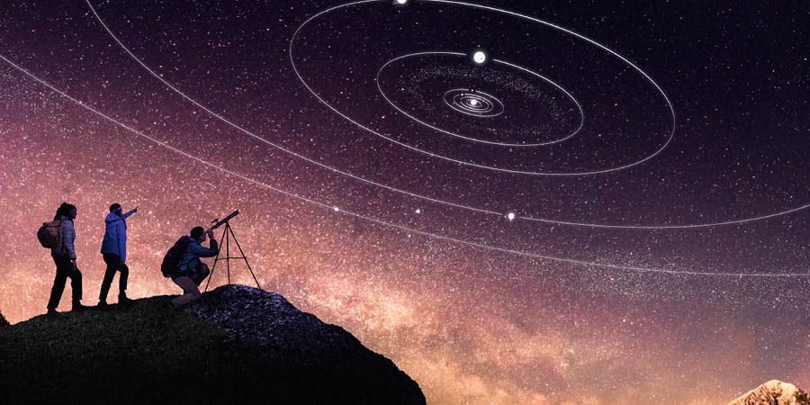 Ndelok bintang karo planèt nganggo téléskop ing puncak gunung.