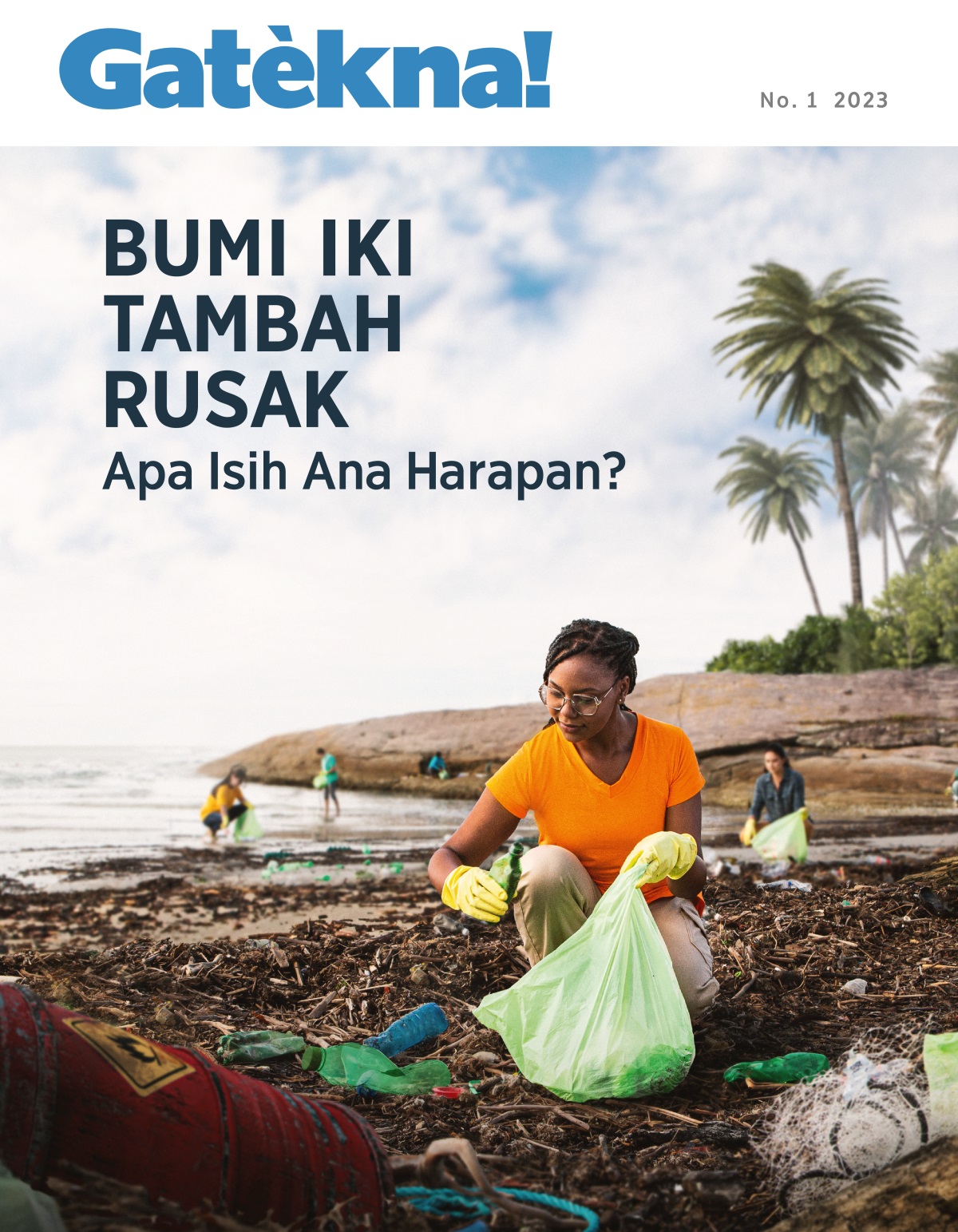 Wong-wong lagi njupuki sampah sing ana ing pantai.
