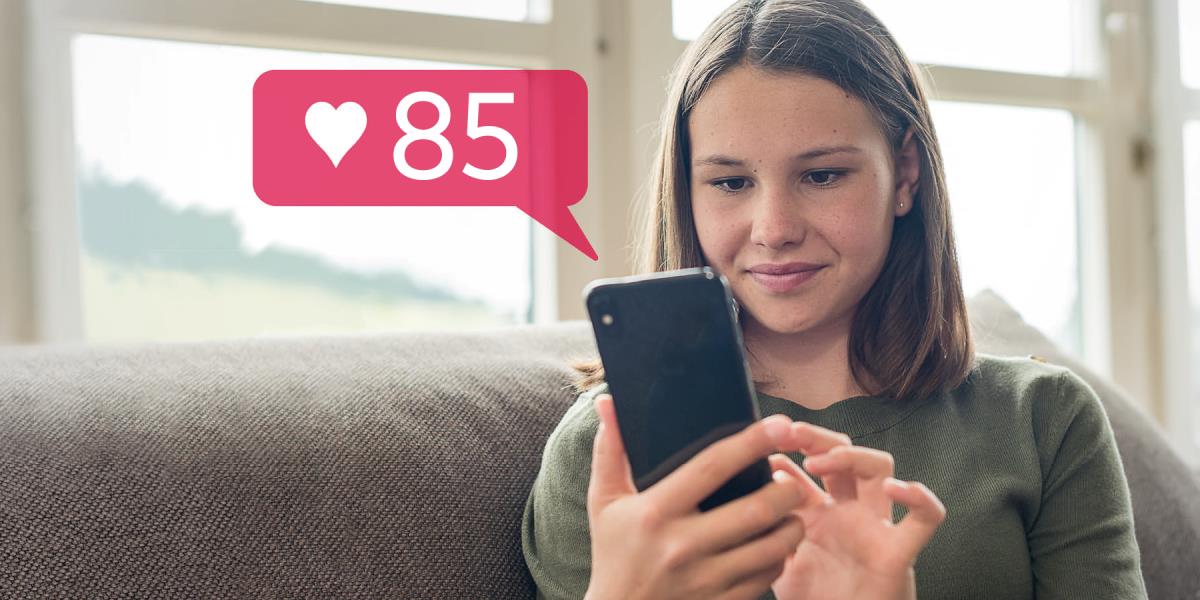 Cah wédok sing lagi senyum merga éntuk 85 likes ing média sosialé.