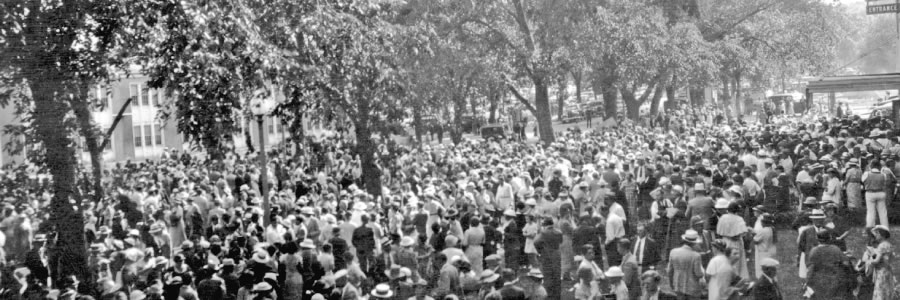 Akèh banget wong sing teka ing kebaktian Seksi-Seksi Yéhuwah taun 1935 ing Washington, DC, AS