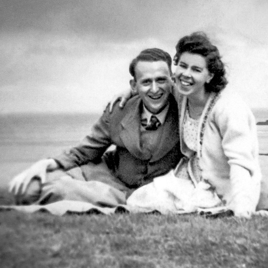 Arthur lan Olive Matthews ing taun 1949