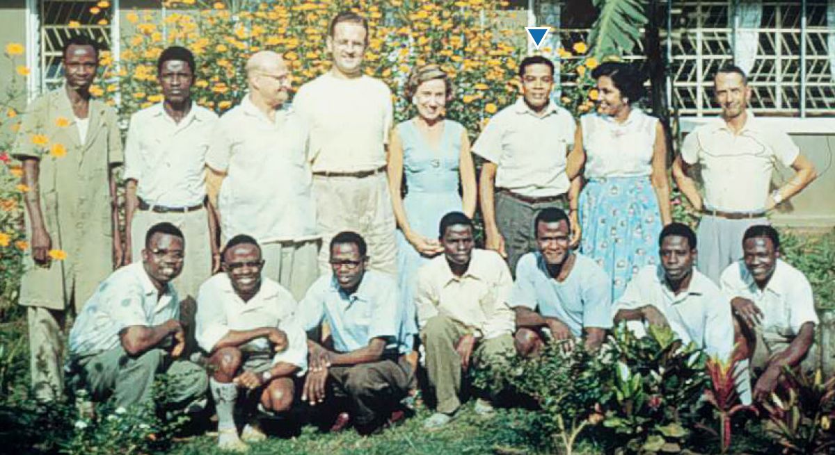Woodworth lan Oris Mills karo keluarga Bètel ing Lagos, Nigeria, taun 1957