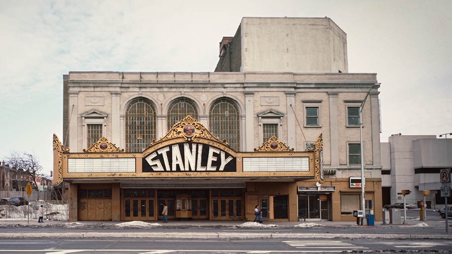 Bangunan Stanley Theater ing taun 1983.