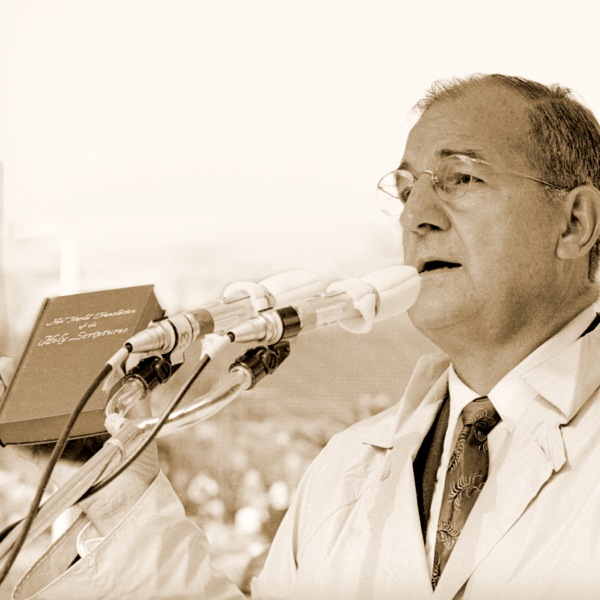 ბიბლიის „ახალი ქვეყნიერების თარგმანის“ პირველი გამოცემა