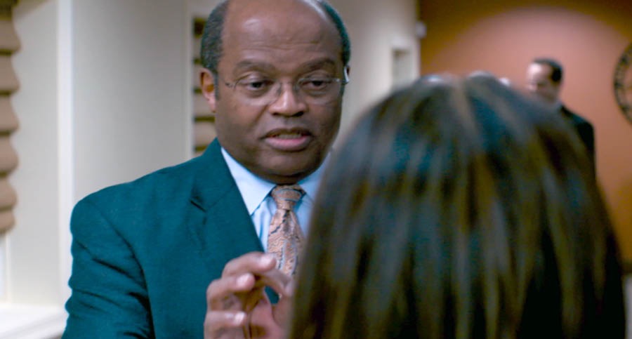 Li hermaan Tomas inkʼaʼ naxkʼutbʼesi naq wank xnaʼlebʼ naq naʼaatinak rikʼin xSara