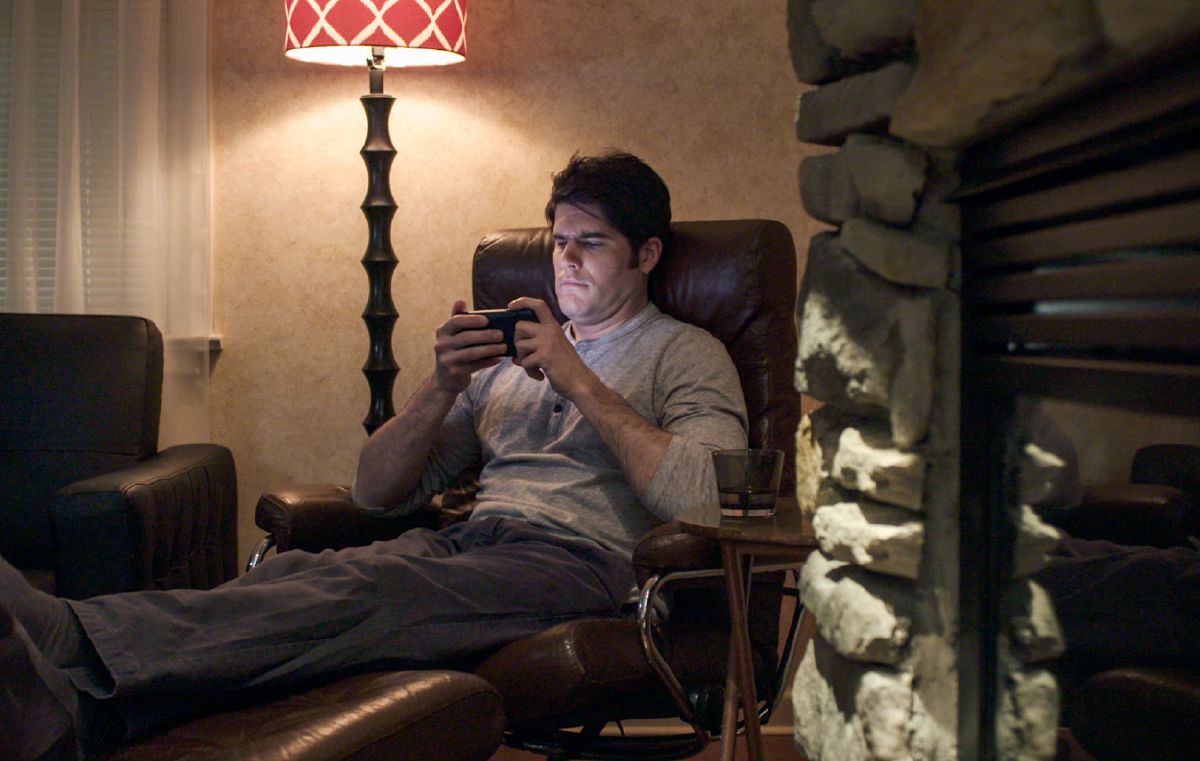 Jun li hermaan naril li yiibʼ ru aj naʼlebʼ saʼ li selular naq najt qʼoqyink chik