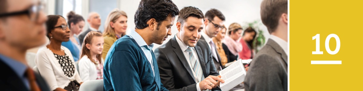 Oshileshwa 10. Omulumenhu ta tale omushangwa mOmbiibeli, oo ta ulikilwa kOndombwedi; pokwoongala kwEendombwedi daJehova.