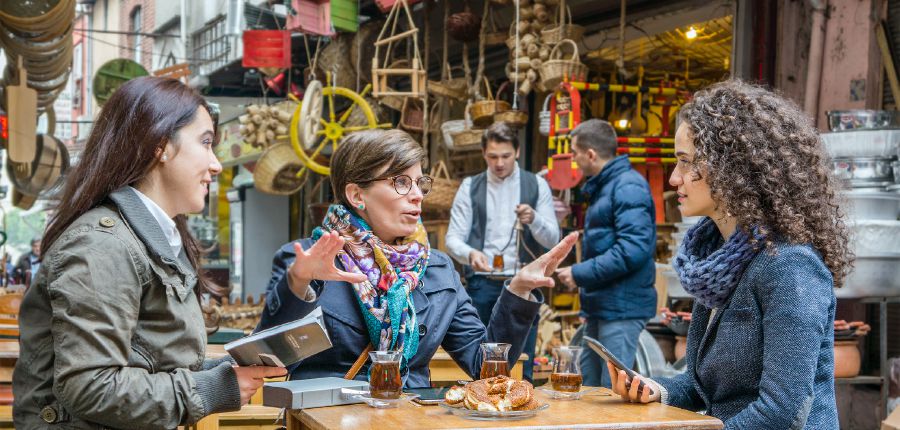 Claire ta udifile omukainhu morestauranda