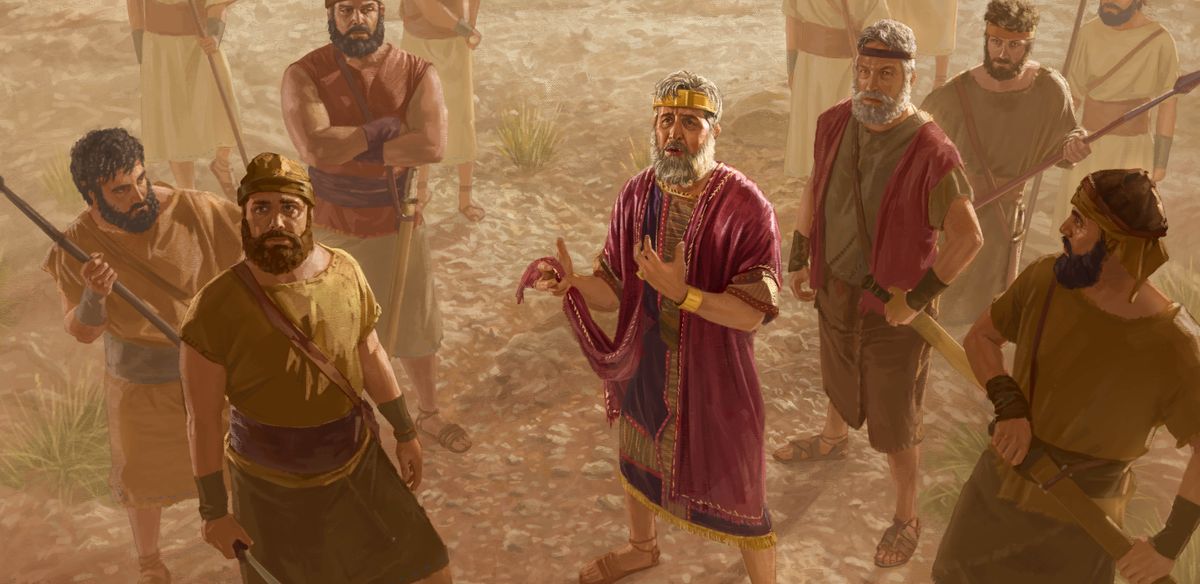 Saûl Padîşah tev eskerên xwe sekiniye, ew ber bi jor ve dinêre û xiftanê xwe, yê ku Dawid perçeyek jê kir, di destê xwe de hildide.