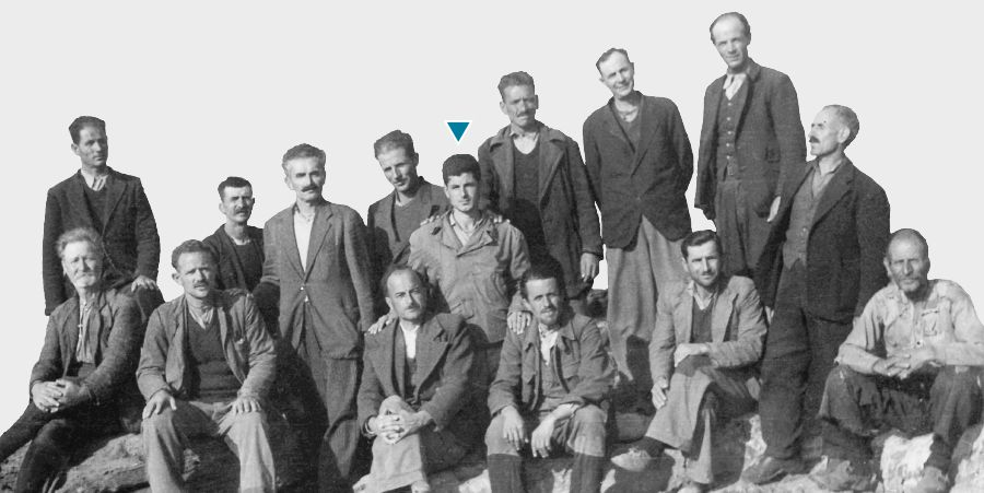 Demetrius Psarras û Şahidên Yehowayî din di grava Makronîsos de