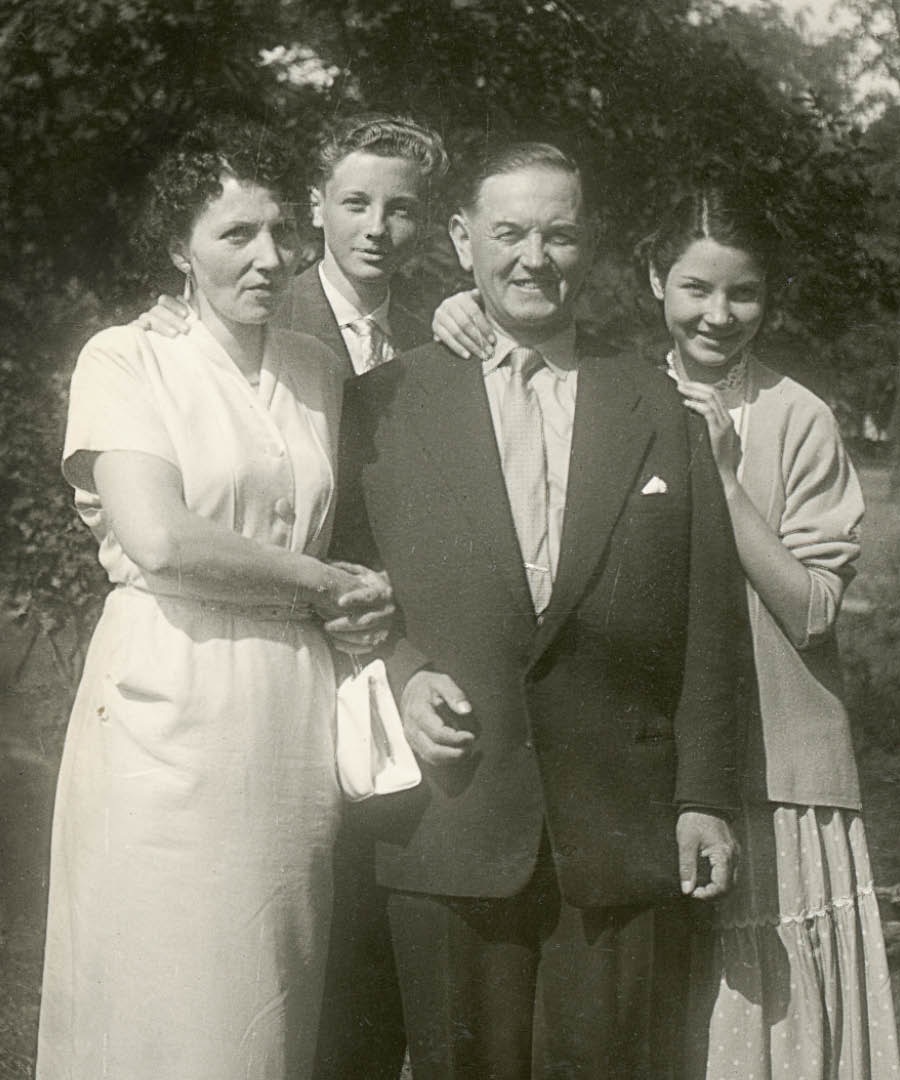 Almanya, 1950: Manfred Tonak tevî dê û bavê xwe