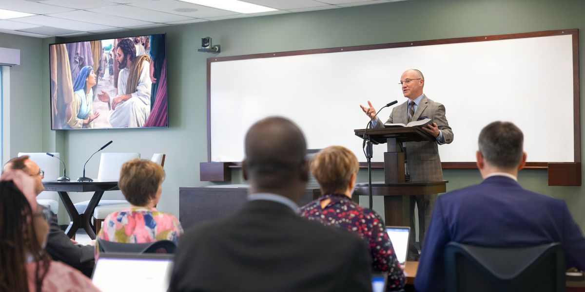 Dersdar pê gotarê dertê ser Mekteba bona Endemên Komîtêya Fîlîala û Jinên Wan.