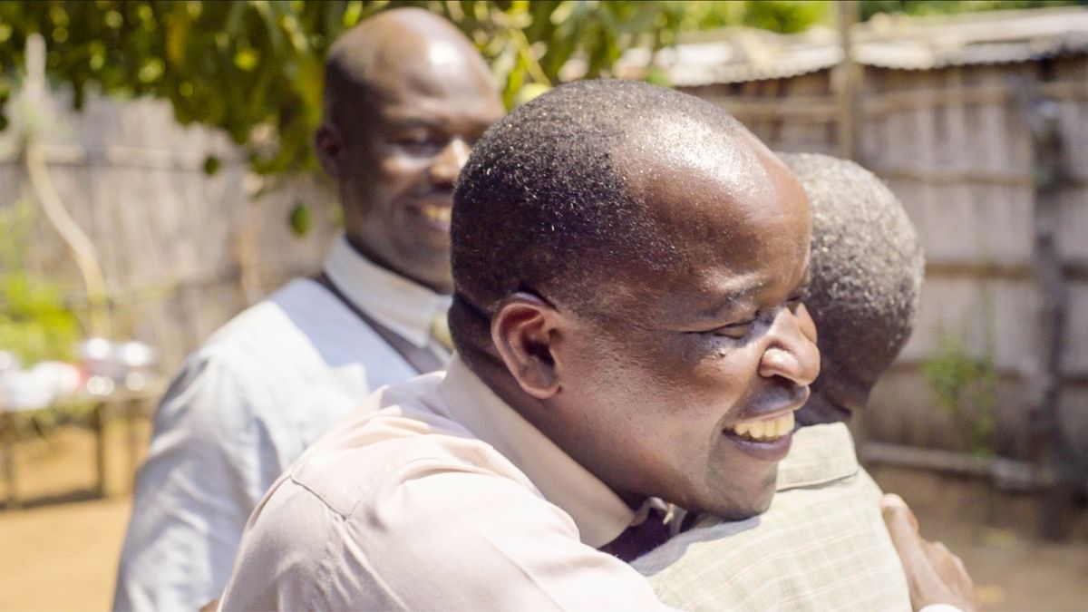 Buŋgɛi pɔmbɔ o vidueiyo hoo “Wanaa Mandaa Lasaa a Buulaŋ a Saa Ndaa Wa.” Bɛndu kundaa cho Alɛɛsi demullo a kɔl kɛndɛ.