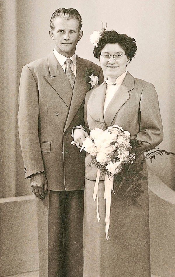 [Ekifaananyi ekiri ku lupapula 29]